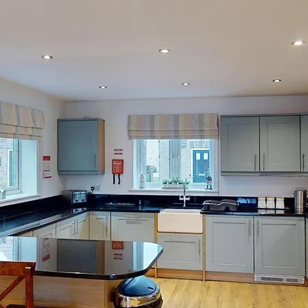 Bayside At The Bay Filey, Sleeps 10 In 4 Bedrooms, Pet-free *