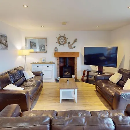 Bayside At The Bay Filey, Sleeps 10 In 4 Bedrooms, Pet-free