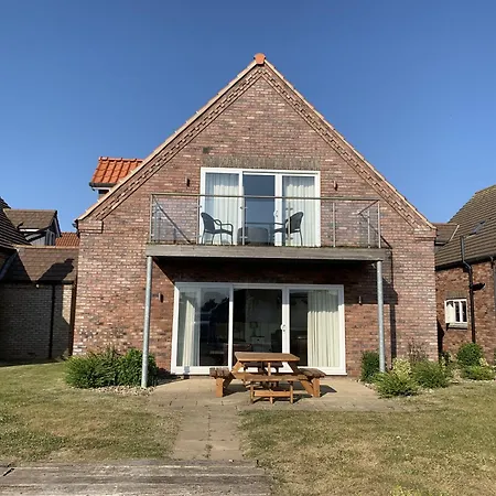 Bayside At The Bay Filey, Sleeps 10 In 4 Bedrooms, Pet-free Nyaraló