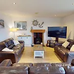 Bayside At The Bay Filey, Sleeps 10 In 4 Bedrooms, Pet-free