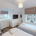 Holiday home Bayside At The Bay Filey, Sleeps 10 In 4 Bedrooms, Pet-free