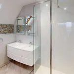 Bayside At The Bay Filey, Sleeps 10 In 4 Bedrooms, Pet-free Holiday home