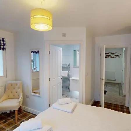 Bayside At The Bay Filey, Sleeps 10 In 4 Bedrooms, Pet-free Filey