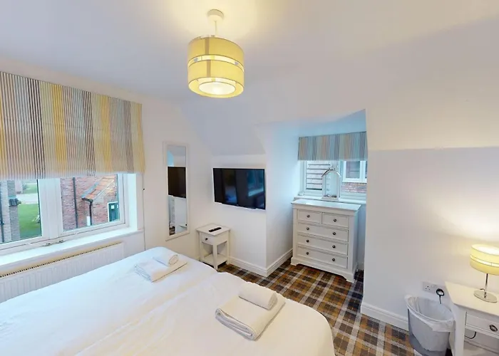 Bayside At The Bay Filey, Sleeps 10 In 4 Bedrooms, Pet-free *