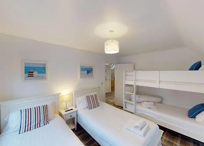 Bayside At The Bay Filey, Sleeps 10 In 4 Bedrooms, Pet-free Filey