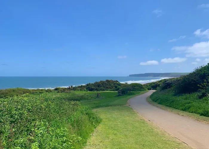 Bayside At The Bay Filey, Sleeps 10 In 4 Bedrooms, Pet-free